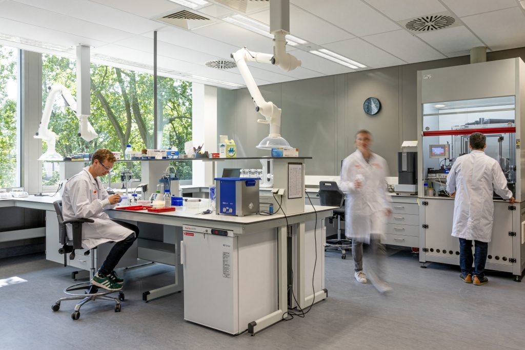 Startups working in a lab in the Catalyst Building of Twice, at the TU/e Campus in Eindhoven
